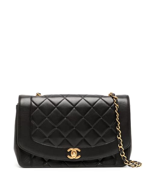 bolso de chanel pre owned.